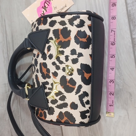 Betsey Johnson Cheetah Mini Barrel NWT - Picture 5 of 9